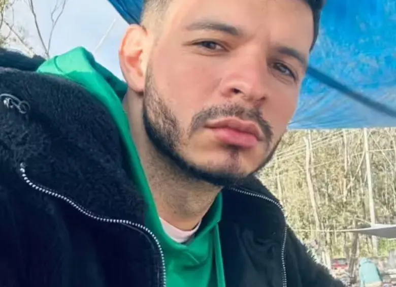 Tayron Paredes Gamboa, de 27 años, desapareció tras reportar que se encontraba “en medio del monte” en México. FOTO: REDES SOCIALES