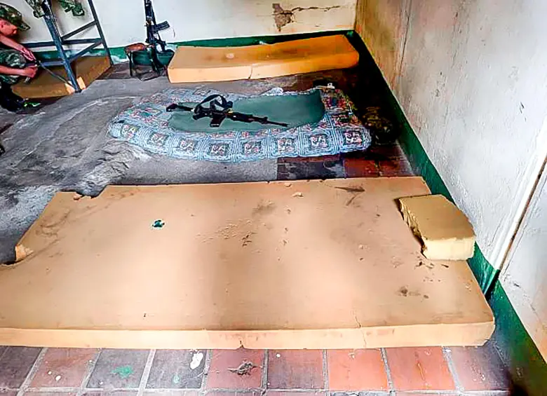 Falencias en instalaciones militares son parte del panorama diario para los soldados en Antioquia.<span class=mln_uppercase_mln> </span><span class=mln_uppercase_mln>FOTOS</span> <b><span class=mln_uppercase_mln>Cortesía</span></b>» title=»Falencias en instalaciones militares son parte del panorama diario para los soldados en Antioquia.<span class=mln_uppercase_mln> </span><span class=mln_uppercase_mln>FOTOS</span> <b><span class=mln_uppercase_mln>Cortesía</span></b>«> </p>
<p><span mlnid=