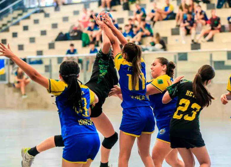 Equipos de Brasil, Puerto Rico, Perú y Colombia compiten en la sexta edición del Medellín Handball Cup. FOTO CAMILO SUÁREZ 