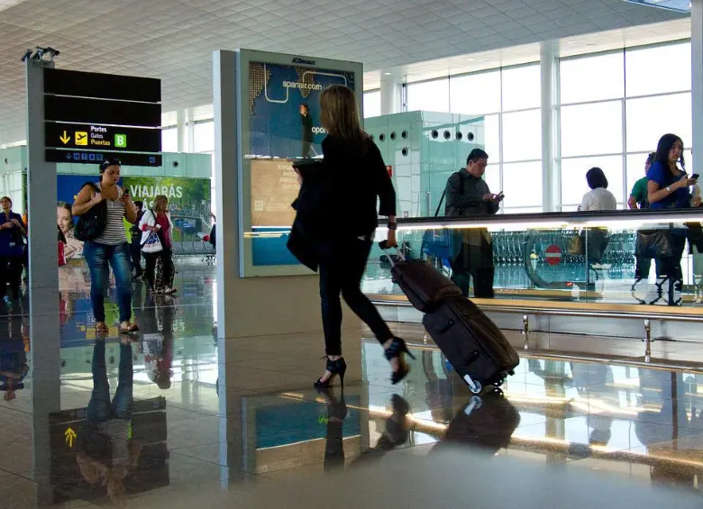 De acuerdo con cifras oficiales de Migración Colombia, entre enero y mayo de 2025 ingresaron al país 1,9 millones de visitantes internacionales, lo que representa un incremento del 6,6% frente al mismo periodo de 2024 y un 42% más que en el periodo prepandemia. Foto: (Crédito RainerPrang / Pixabay)