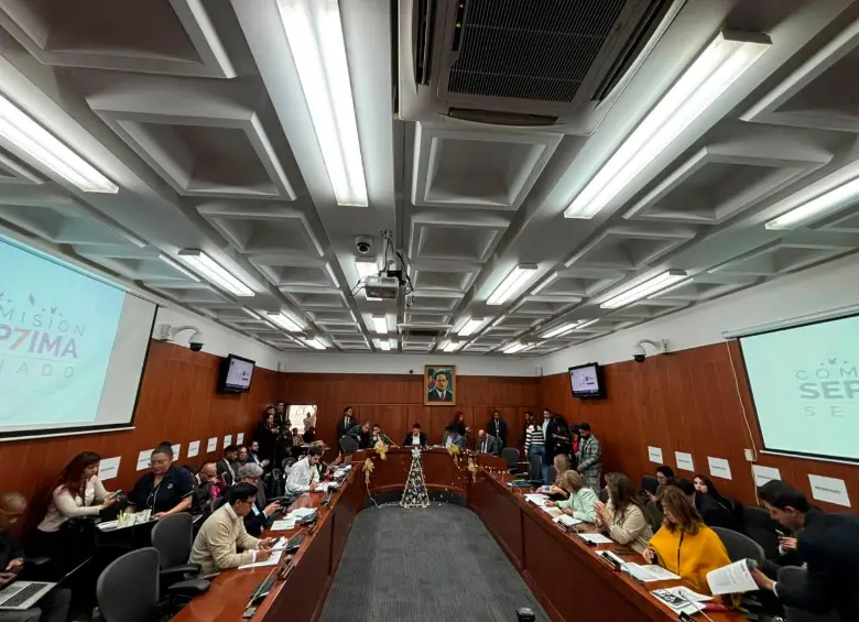 La reforma volvió a quedar empantanada en la Comisión Séptima del Senado tras el hundimiento de la reforma tributaria, lo que desató una disputa sobre su viabilidad financiera y frenó cualquier decisión. FOTO: JAVIER GONZÁLEZ PENAGOS