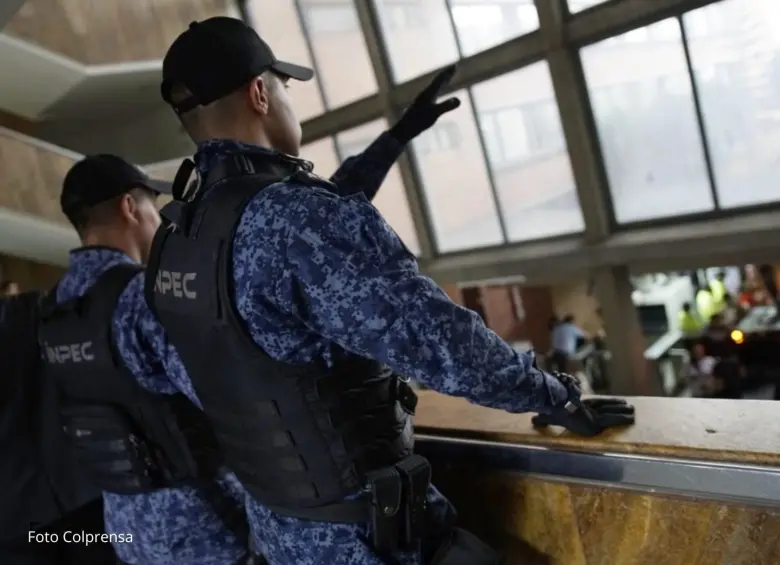 Funcionarios del Inpec participaron en el megaoperativo nacional del 9 de octubre, en el que fueron intervenidas 123 cárceles como respuesta a los ataques contra el cuerpo de custodia. Foto: Inpec