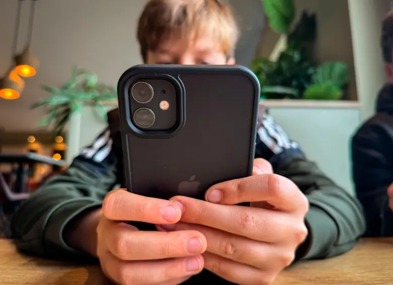 TikTok se basa en los gustos y hábitos de los usuarios para sugerir contenido. Foto: Getty.