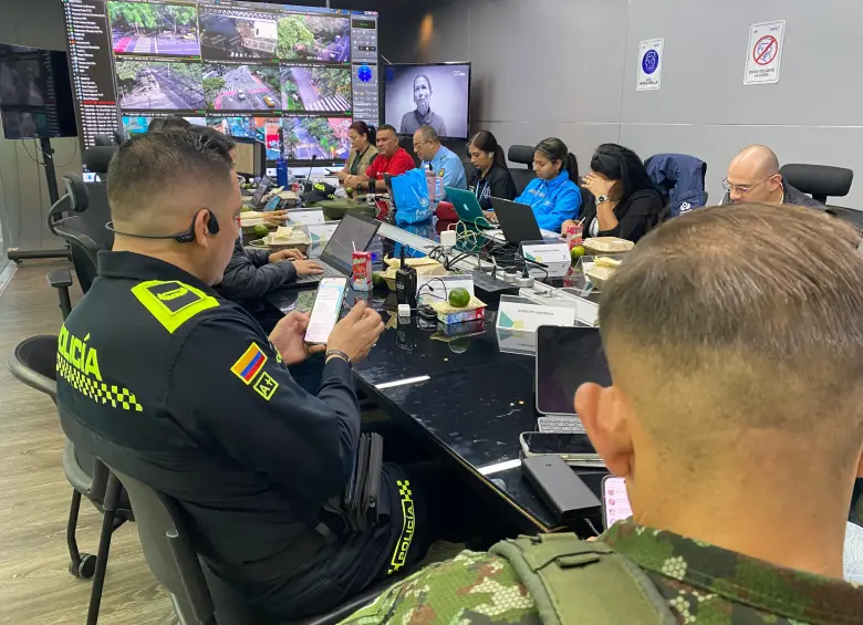 En Antioquia, hay más de 1021 puestos habilitados para ejercer el derecho democrático. En Antioquia, hay más de 1021 puestos habilitados para ejercer el derecho democrático.