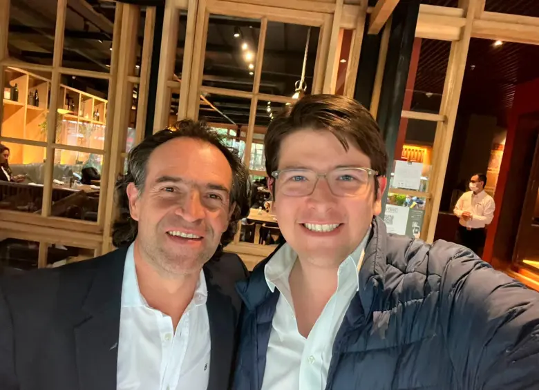 Federico Gutiérrez junto al senador Miguel Uribe Turbay. FOTO CORTESÍA 