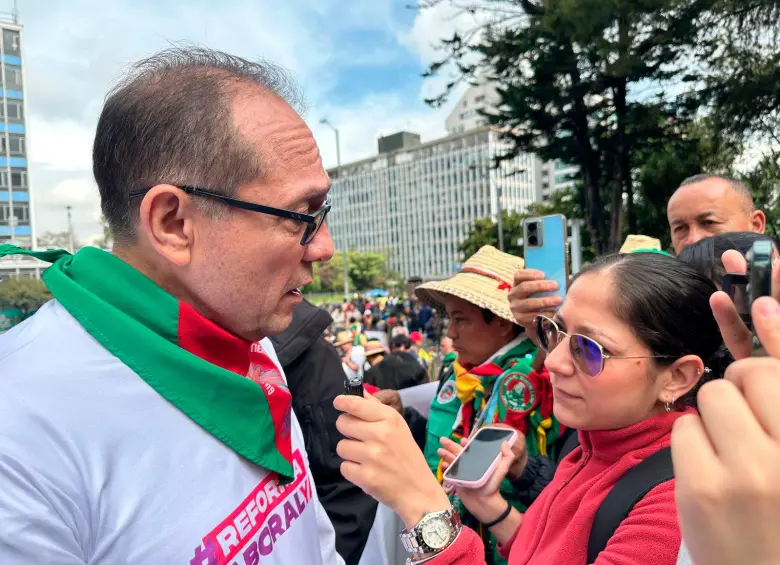 Los manifestantes se congregan en el Parque Nacional de Bogotá. FOTO CORTESÍA 