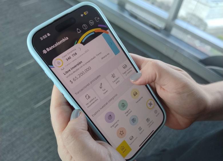 El banco pidió a sus clientes organizar sus operaciones financieras antes del 6 de julio, para evitar inconvenientes. La recomendación clave es anticipar pagos digitales y retiros electrónicos, y en caso de necesitar realizar compras durante el horario de suspensión, hacerlo con tarjetas físicas o retirar dinero en cajeros automáticos. FOTO: Cortesía.