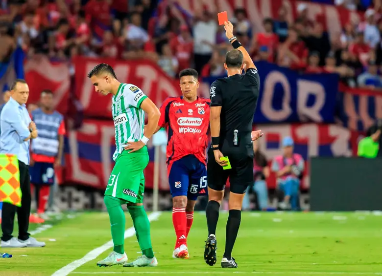 Un total de 49 expulsiones ha tenido el segundo semestre de los dos torneos DIMAYOR. Foto: Camilo Suárez. 