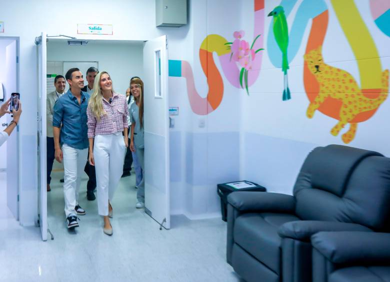 Camilo Villegas y su esposa inauguraron en hospital de Medellín centro oncológico en honor a su hija Mía