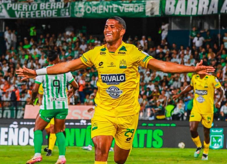 Carlos Henao, autor del gol del triunfo de Bucaramanga ante Nacional. FOTO X-BUCARAMANGA