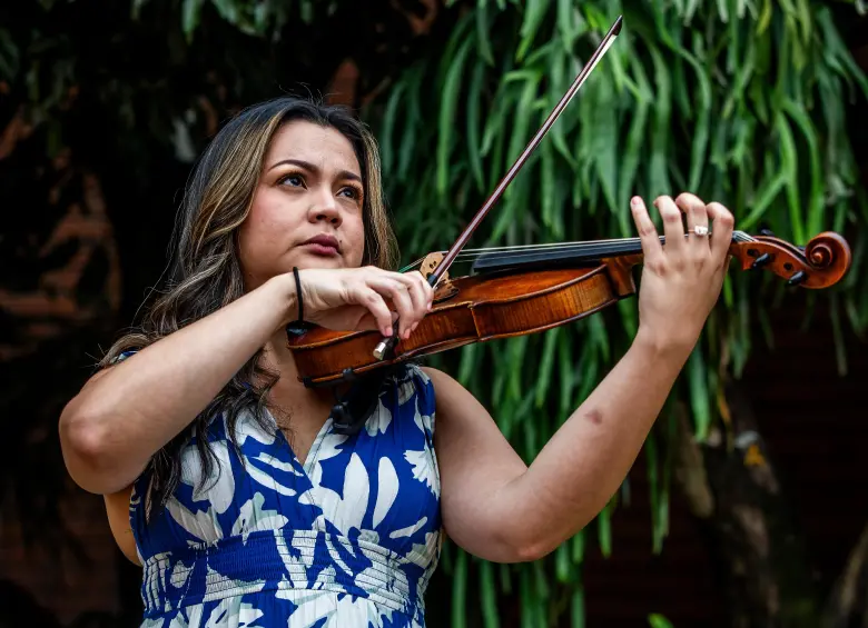 Allison Lovera se formó en el Sistema venezolano de música clásica. Se formó en los Estados Unidos. Este concierto será el sábado 18 de abril a las 6:00 p.m. en el Teatro Metropolitano. Foto Julio César Herrera. 