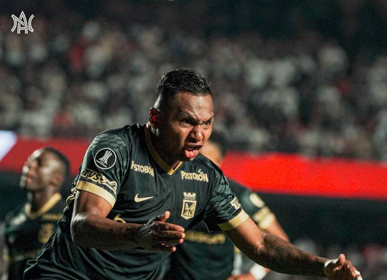 Alfredo Morelos y su celebración luego de anotarle al Sao Paulo de penalti. FOTO ATLÉTICO NACIONAL