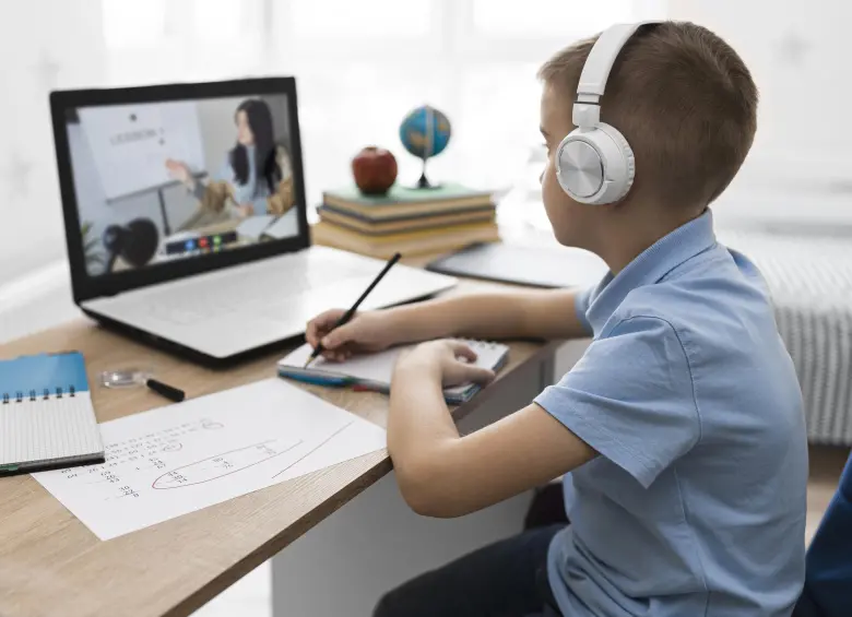 Según datos de la Unesco, más de 244 millones de niños y jóvenes siguen fuera del sistema educativo. Imagen, Freepik. 
