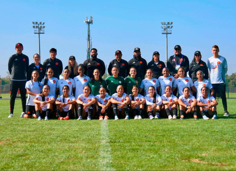 Todo el plantel de la Selección Colombia Sub-17 Femenina está listo para el debut en Marruecos. FOTO FCF