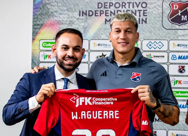 El director deportivo del DIM, Federico Spada, fue el encargado de sortear la “crisis” que enfrentó el cuadro rojo este martes. FOTO: JAIME PÉREZ