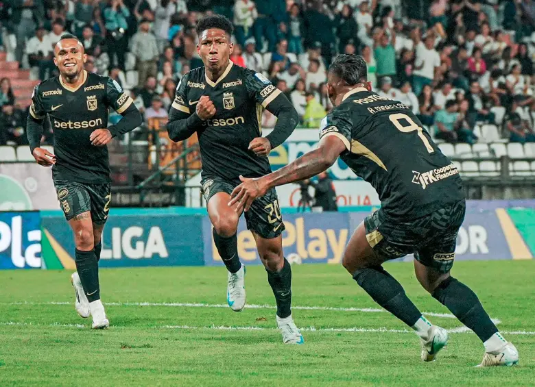 En la imagen aparece Joan Castro, jugador de Nacional, que festejó el primer gol del torneo. FOTO @nacionaloficial