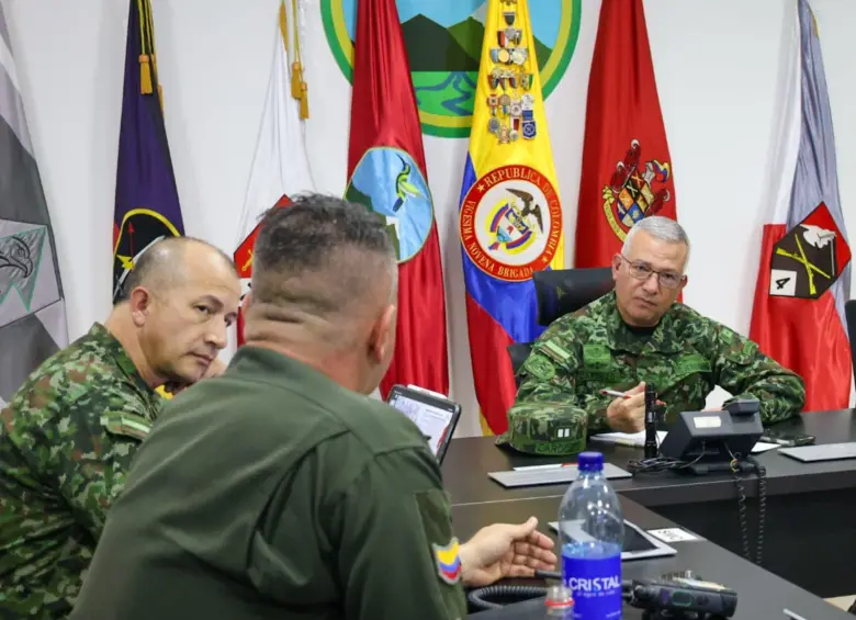Tras el ataque en Aguachica, el comandante del Ejército alertó sobre el aumento de atentados con drones y la necesidad de fortalecer la tecnología de defensa en bases militares. FOTO: tomada de X, @COMANDANTE_EJC.