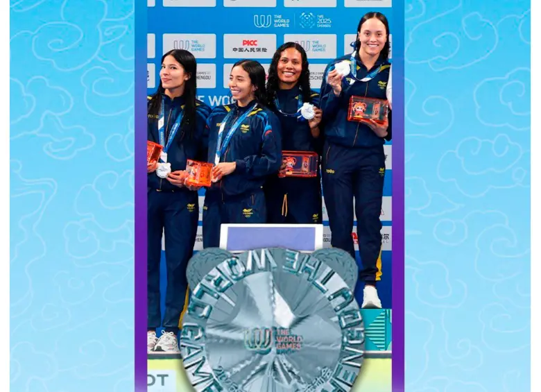 El equipo de natación femenina termina su participación con doble medalla de plata en los Juegos Mundiales. Foto: Cortesía @DeportColombia. 