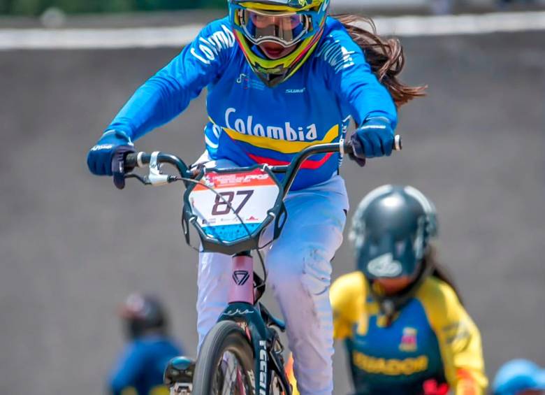 Valentina Jiménez es la actual campeona nacional en damas 16. Foto: Cortesía de redes @lachispitadelbmx