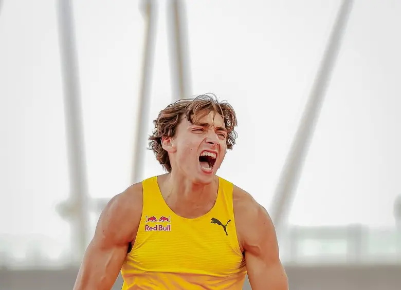 Video | ¿Llegará al cielo? Armand Duplantis impuso impresionante marca y batió, por tercera vez en 2025, récord mundial de salto de garrocha