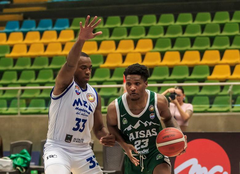 El estadounidense Brandon Desmon Watherspoon (#23) es una de las cartas fuertes de Paisas en la Liga Profesional. FOTO Camilo Suárez