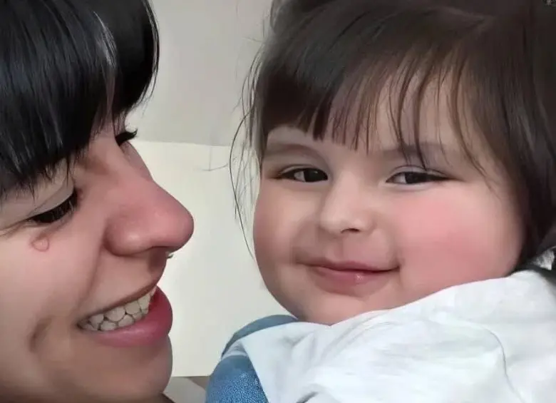 Christian Nodal aseguró que la demanda busca establecer acuerdos sobre la privacidad de su hija Inti y evitar su exposición en redes sociales. FOTO: redes sociales.