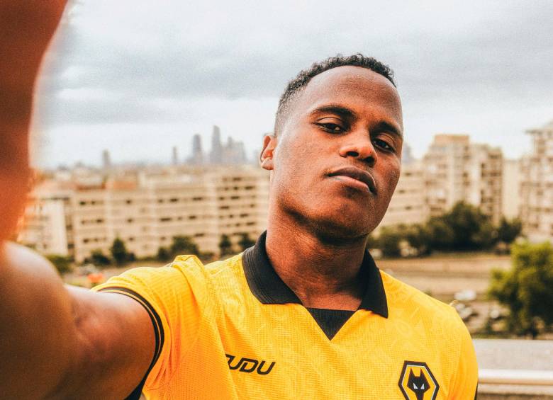 Jhon Arias buscará ser fugura en el futbol de Inglaterra. FOTO X-Wolves