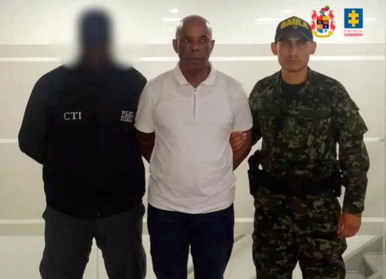 El exgobernador fue capturado junto a otros tres implicados por presuntas irregularidades en un contrato de modernización de aulas. FOTO: COLPRENSA