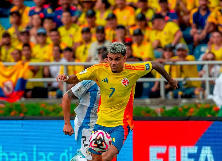 Luis Díaz llega con el objetivo de colaborar para sellar la clasificación de Colombia al que sería su primer Mundial con la Tricolor. FOTO JUAN ANTONIO SÁNCHEZ