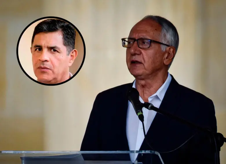 El ministro de Salud, Guillermo Jaramillo, ha insistido en que la unidad de pago por capitación (UPC) no es insuficiente para las EPS, sino que se “roban” la plata. En el círculo, el interventor Jorge Iván Ospina. FOTO COLPRENSA