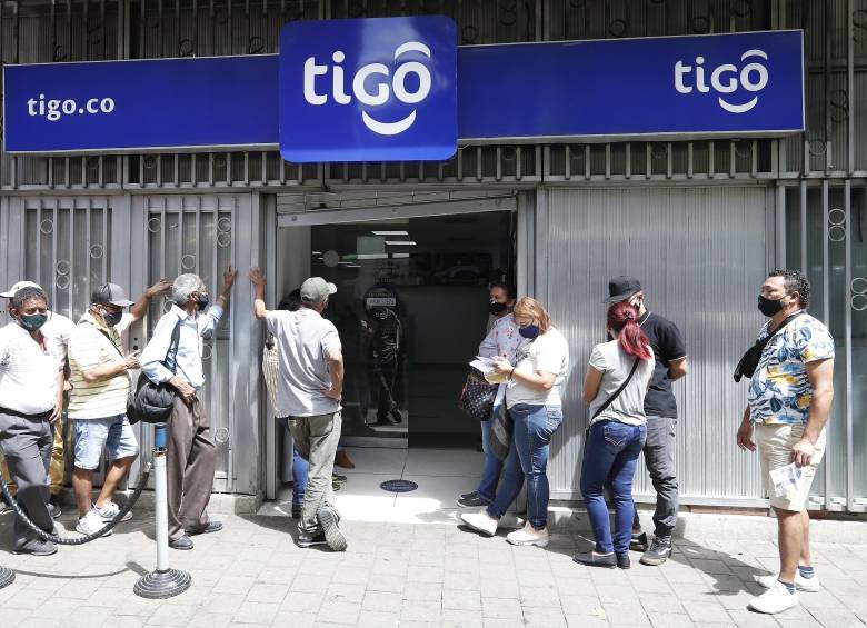 La SIC hizo un llamado a garantizar el derecho a la libre elección del usuario de su operador y a la no discriminación. FOTO: Manuel Saldarriaga