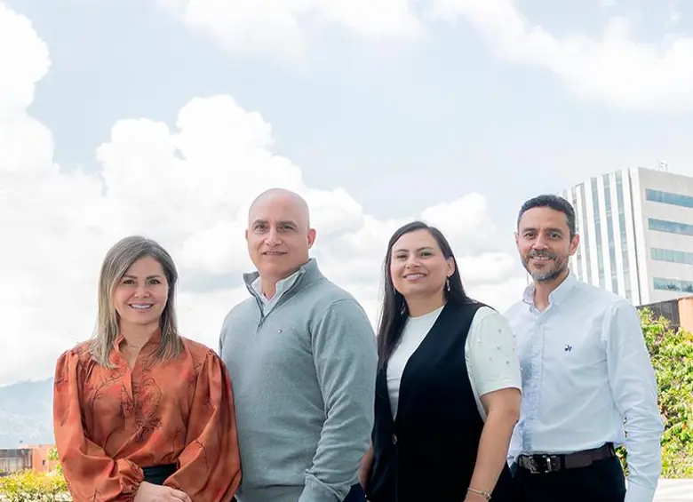 De izquierda a derecha: Paola Pineda, Directora General; Carlos Ossa, Dirección de Operaciones; Diana Villegas, Dirección de Operaciones, y Juan Vélez, Arquitecto Empresarial. Fotos: cortesía 