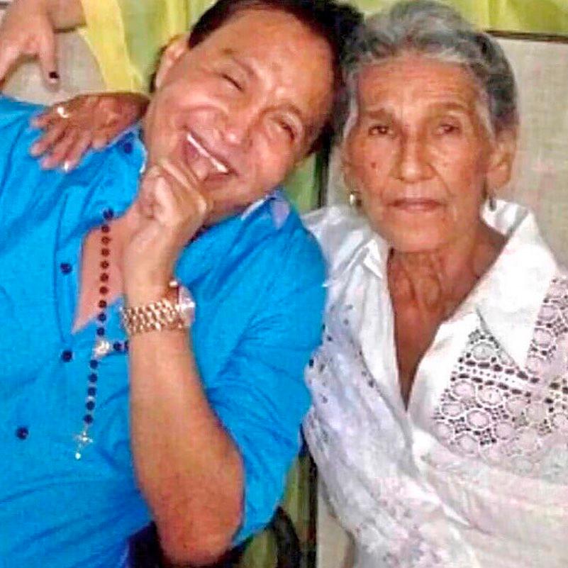 Diomedes Díaz y su madre, Elvira Maestre. FOTO: Tomada de Instagram @mama.vila