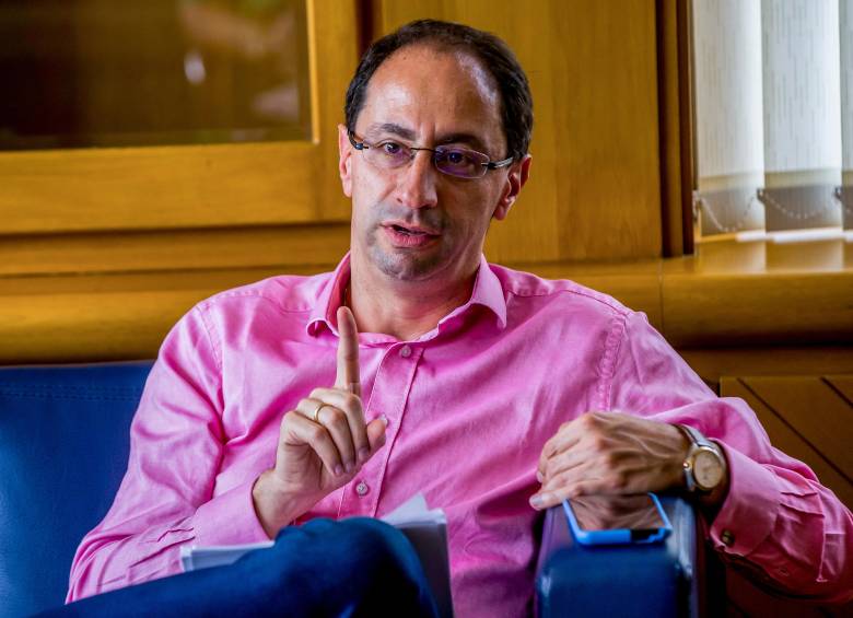 “Acepté ser fórmula de Abelardo porque estamos al borde del abismo”: entrevista con José Manuel Restrepo