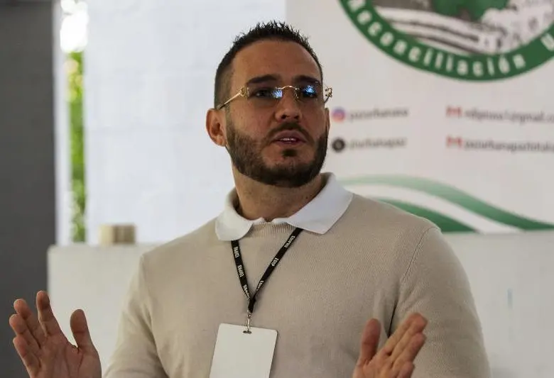 Sebastián Murillo Echeverry, alias “Lindolfo”, vocero de la mesa de paz con las bandas del Valle de Aburrá. FOTO: JULIO CÉSAR HERRERA.