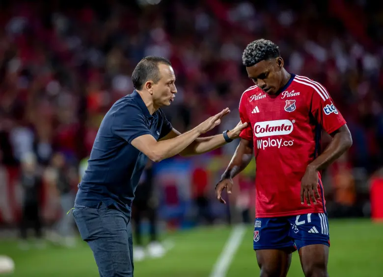 El entrenador antioqueño Alejandro Restrepo ha hecho un buen trabajo con el DIM desde que llegó en agosto de 2024. FOTO: JUAN ANTONIO SÁNCHEZ