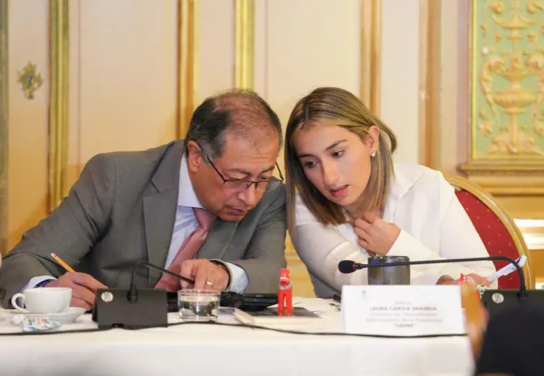 Sarabia conoció a Petro en la campaña de 2022, cuando era secretaria del entonces senador Armando Benedetti. El candidato vio sus cualidades y rápidamente se volvió indispensable en el día a día. FOTO Presidencia