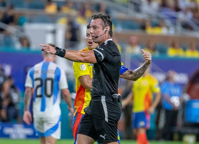 Árbitro de la final de la Copa América habló por primera vez tras el