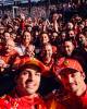 El español Carlos Sainz celebra con todos los integrantes de la escudería Ferrari la victoria en Australia.<b> </b>FOTO TOMADA @ScuderiaFerrari