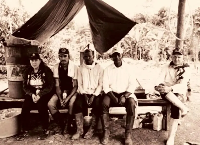 De izquierda a derecha Maryuri Hernández, Jesús Valero, Jaime Caicedo, Óscar García y Nixon Peñalosa. FOTO CORTESÍA FUERZAS MILITARES. 