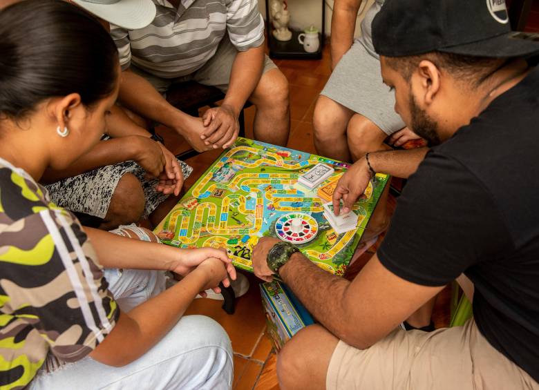 Los expertos recomiendan ejercitar la memoria con juegos de mesa. También ayudan a la salud mental. FOTO camilo suárez