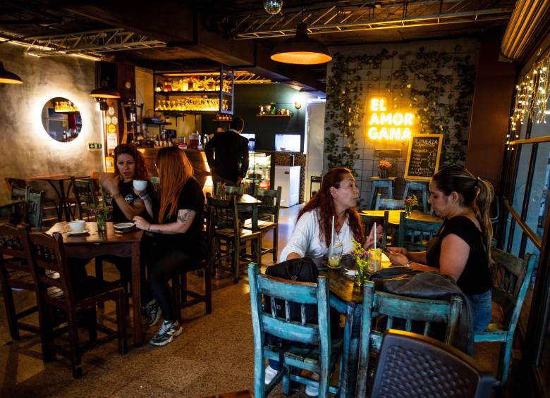 El gasto en restaurantes sigue presionando el alza del IPC en Colombia. FOTO Julio César Herrera