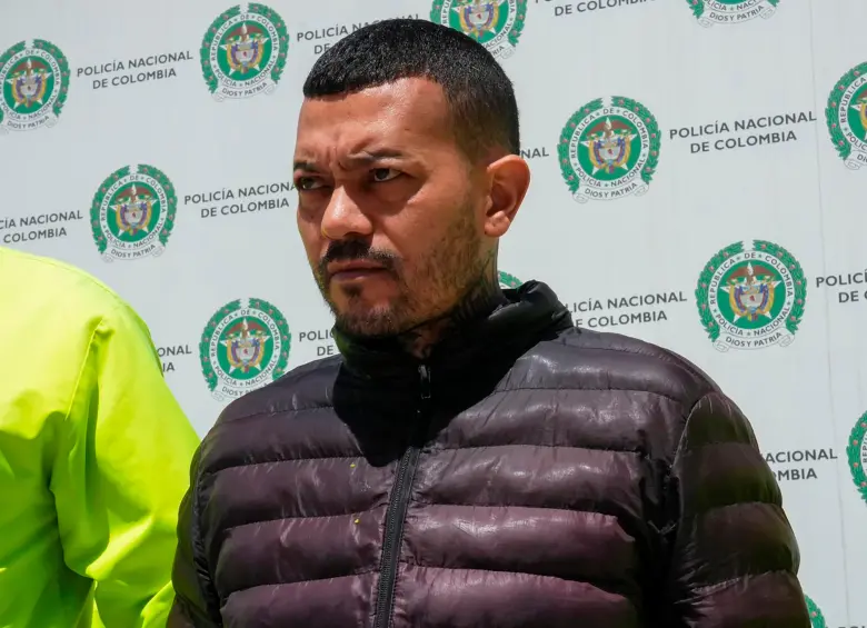 Elder José Arteaga Hernández, alias El Costeño, se mantiene bajo custodia de las autoridades como presunto responsable de coordinar el atentado contra el senador Miguel Uribe. FOTO: FISCALÍA