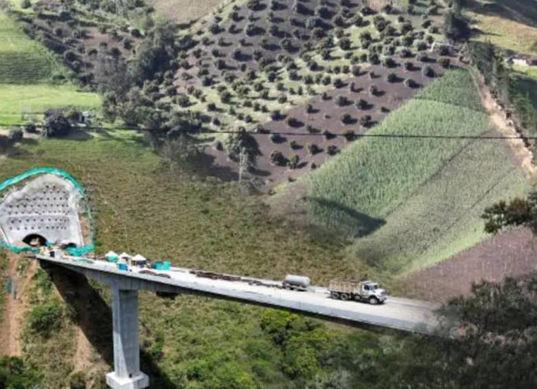 Ante los cierres, se recomienda planear los viajes con anticipación, calcular tiempo adicional para llegar al destino y prestar atención a la señalización instalada en las vías. FOTO EL COLOMBIANO