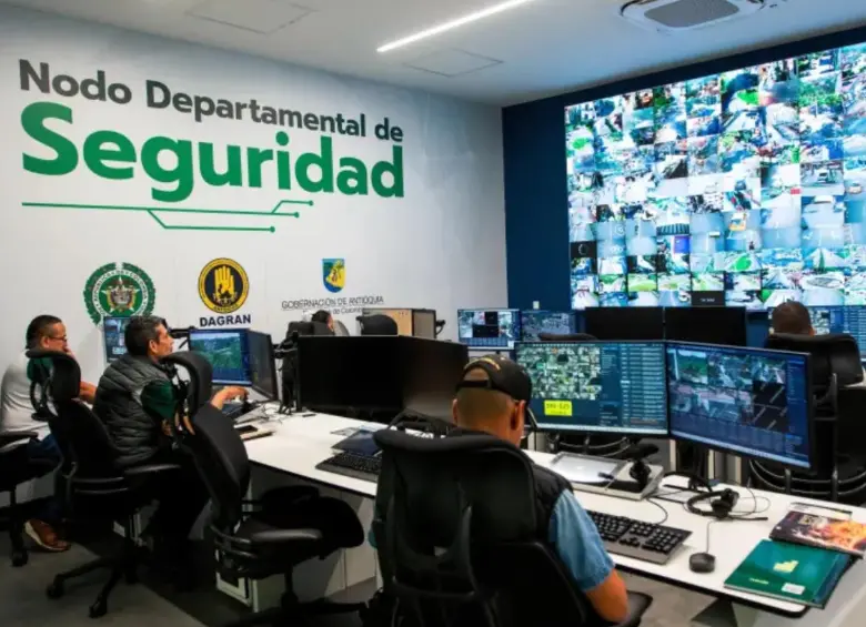 Desde el Nodo Departamental se controlan las cámaras de seguridad de los municipios de Antioquia. FOTO Julio César Herrera. 