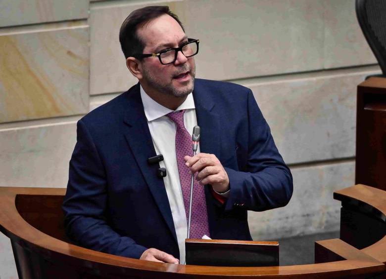 García es cercano al expresidente César Gaviria, director del Partido Liberal y uno de los férreos críticos del primer mandatario. FOTO Colprensa