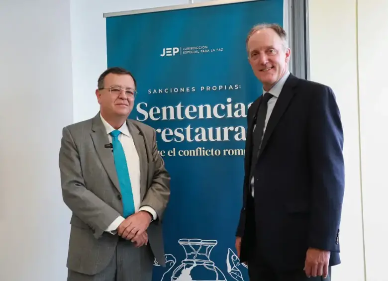 El presidente de la JEP, magistrado Alejandro Ramelli, se reunió con representantes de la ONU en Colombia para fortalecer la cooperación en la implementación de las sanciones propias. FOTO: JEP