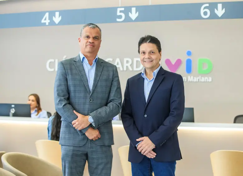 Carlos Alberto Lozano Muñetón, director general de la Clínica Cardio VID y Carlos Augusto Castro Ángel, director ejecutivo de la Fundación Organización VID. FOTO: El Colombiano. 