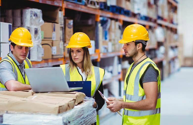 Cada vez más empresas ofrecen oportunidades laborales sin exigir título de bachiller. FOTO: Getty