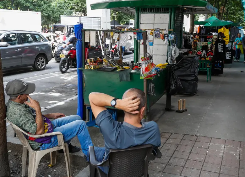 Según el Dane hay 219.042 unidades de venta en calle en las zonas urbanas del país. FOTO Manuel Saldarriaga